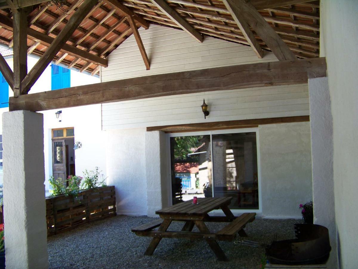 Gite, Jacuzzi & Vin Au Grenier De Holiday home *