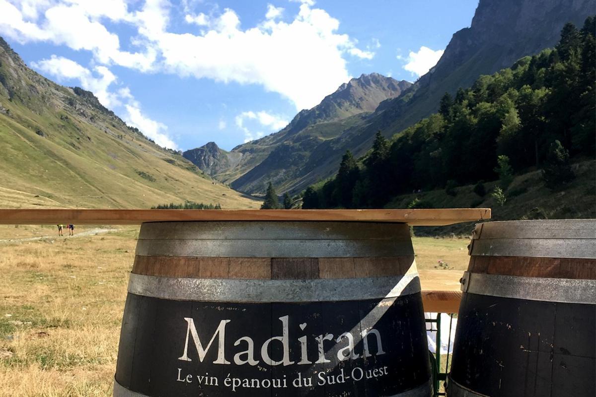 Gite, Jacuzzi & Vin Au Grenier De Holiday home *